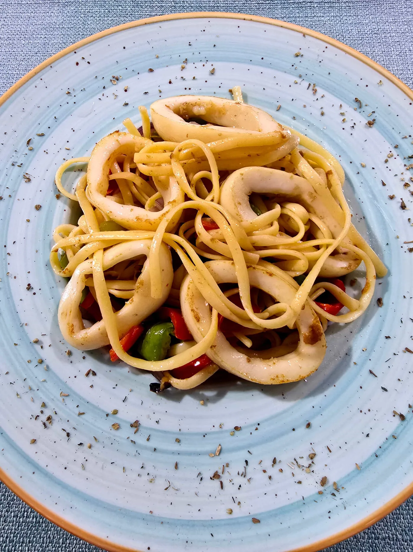 Сливочные спагетти с кальмарами